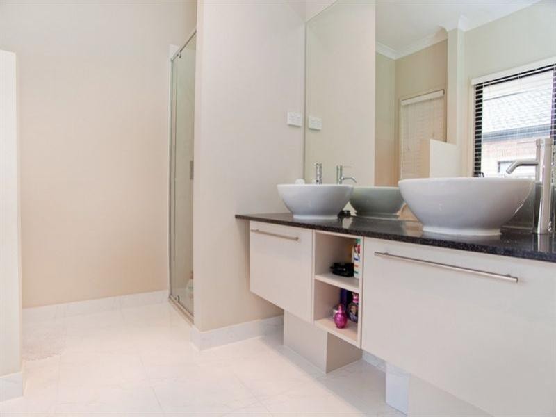 27 Quartz Grove, Epping VIC 3076