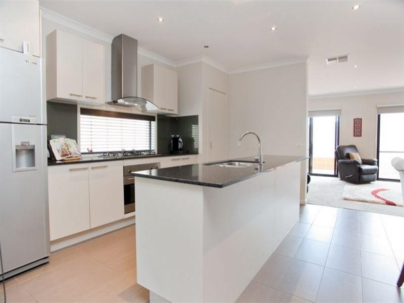 15 Maranatha Street, Epping VIC 3076