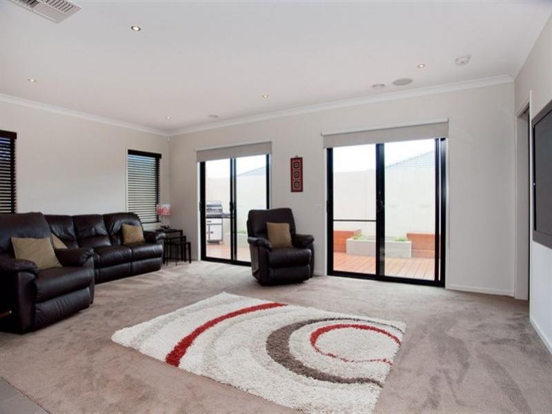 15 Maranatha Street, Epping VIC 3076