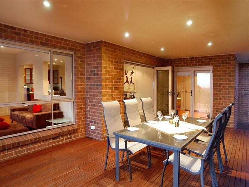 18 Skyline Drive, South Morang VIC 3752