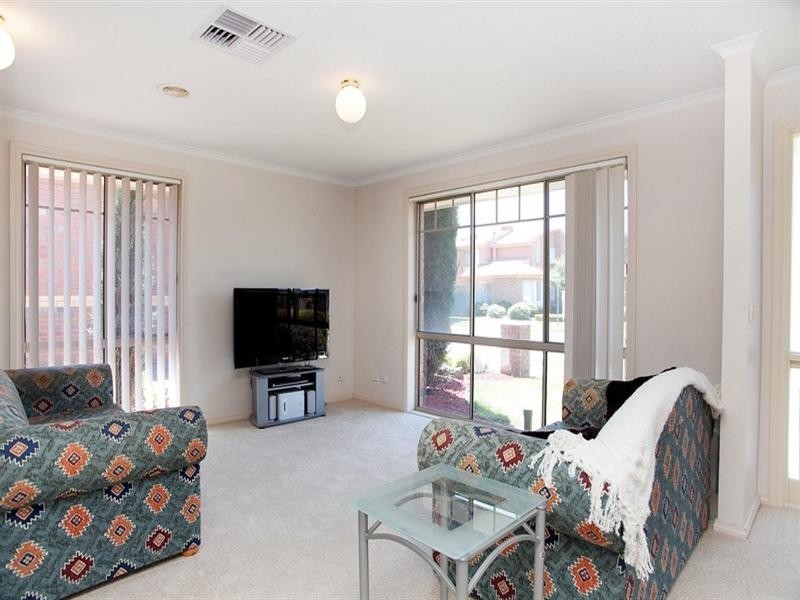 1/7 Bradley Drive, Mill Park VIC 3082