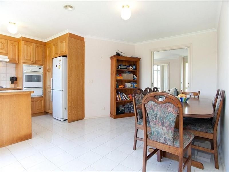 1/7 Bradley Drive, Mill Park VIC 3082