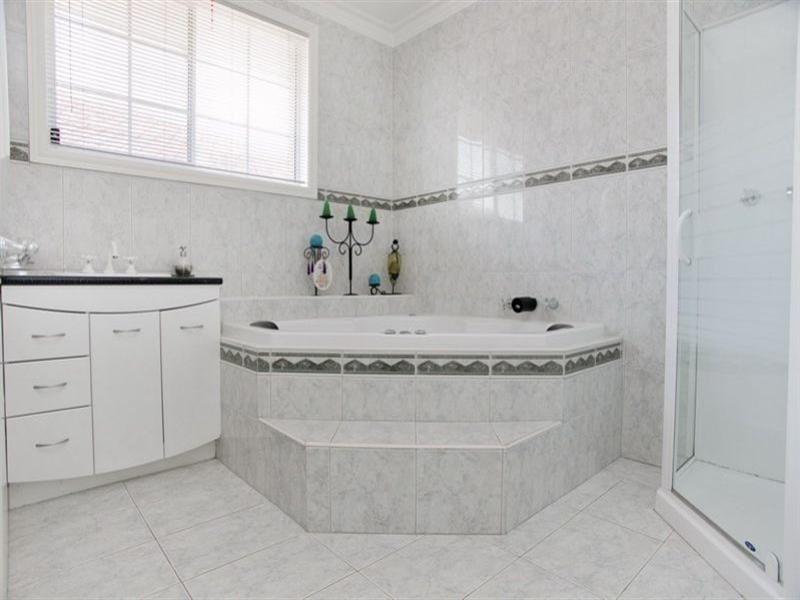 12 Hakea Court, Thomastown VIC 3074