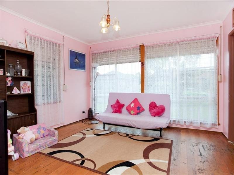 15 Merino Avenue, Dallas VIC 3047