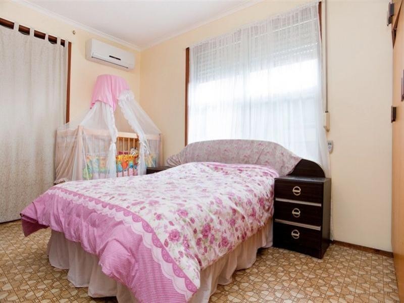 15 Merino Avenue, Dallas VIC 3047