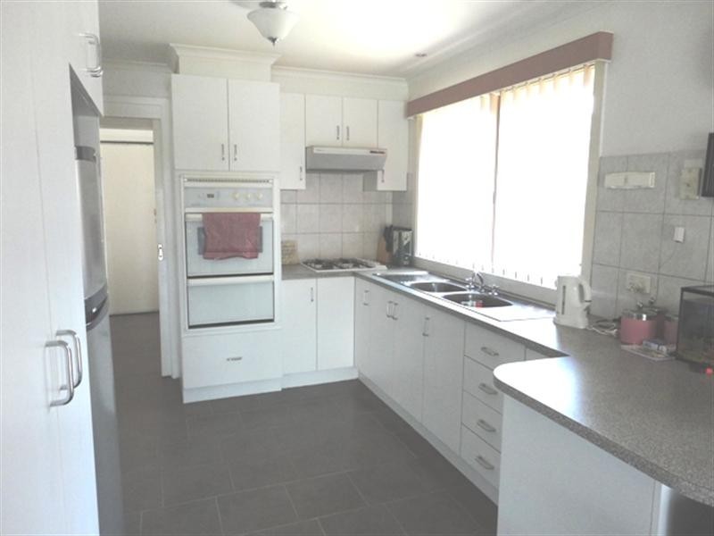 2A Tatlow Avenue, Epping VIC 3076