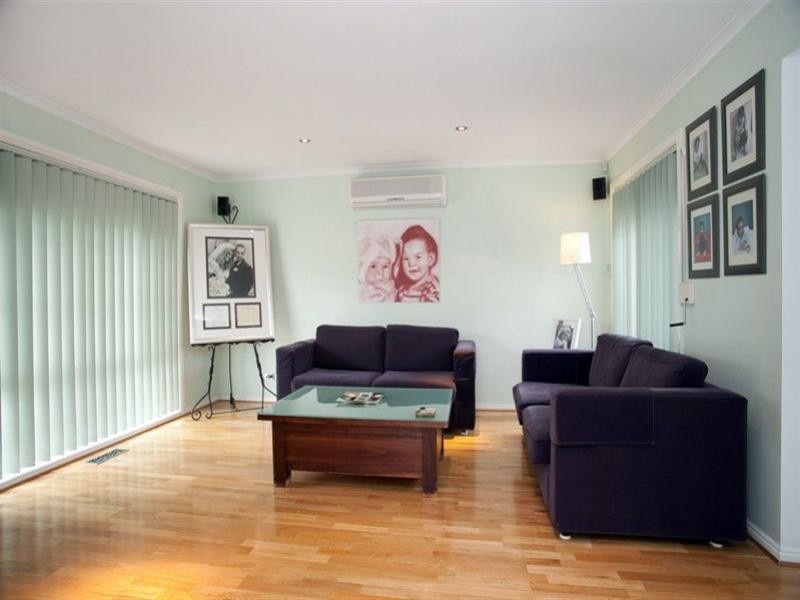 16 Sturrock Court, Mill Park VIC 3082