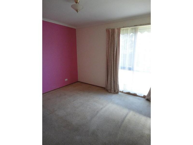 17 Kingston Town Crescent, Mill Park VIC 3082