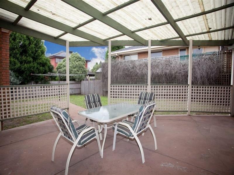 2 Sinclair Court, Mill Park VIC 3082