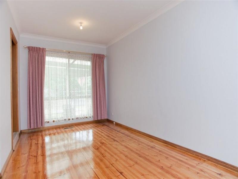 2 Sinclair Court, Mill Park VIC 3082