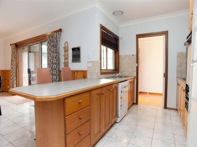 2 Sinclair Court, Mill Park VIC 3082