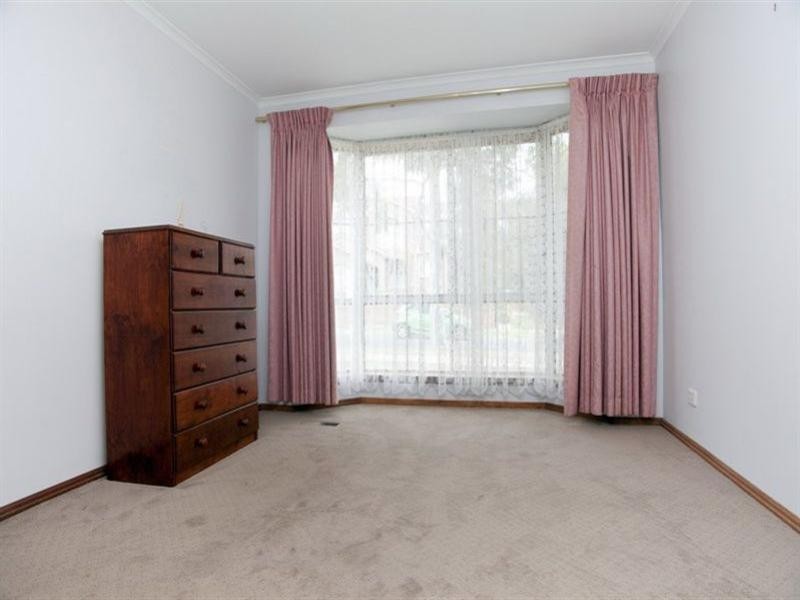 2 Sinclair Court, Mill Park VIC 3082