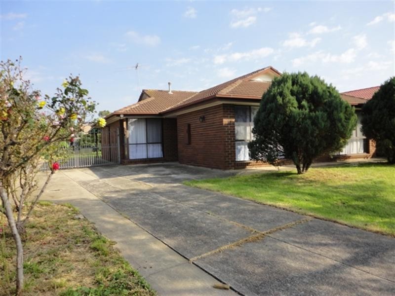 5 Kingston Town Crescent, Mill Park VIC 3082