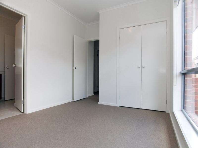 2/5 Aberdeen Street, Reservoir VIC 3073