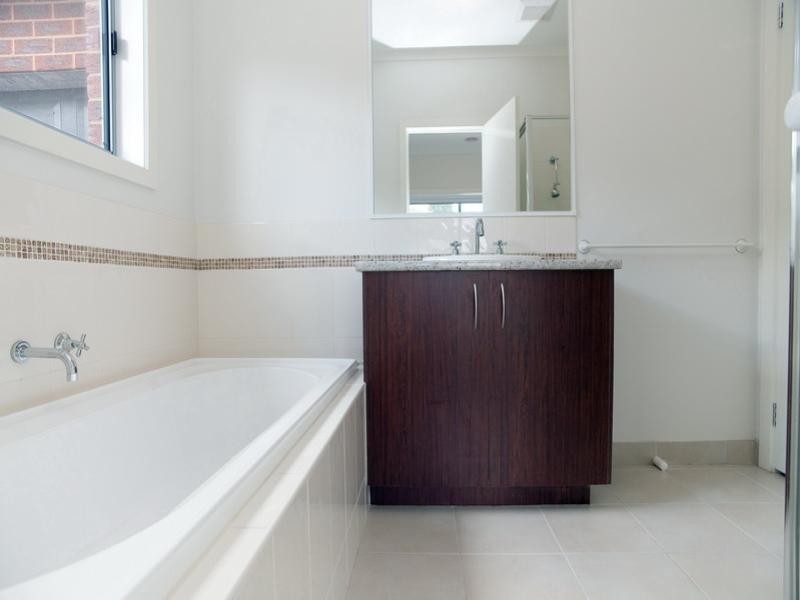 2/5 Aberdeen Street, Reservoir VIC 3073