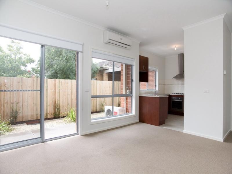 2/5 Aberdeen Street, Reservoir VIC 3073