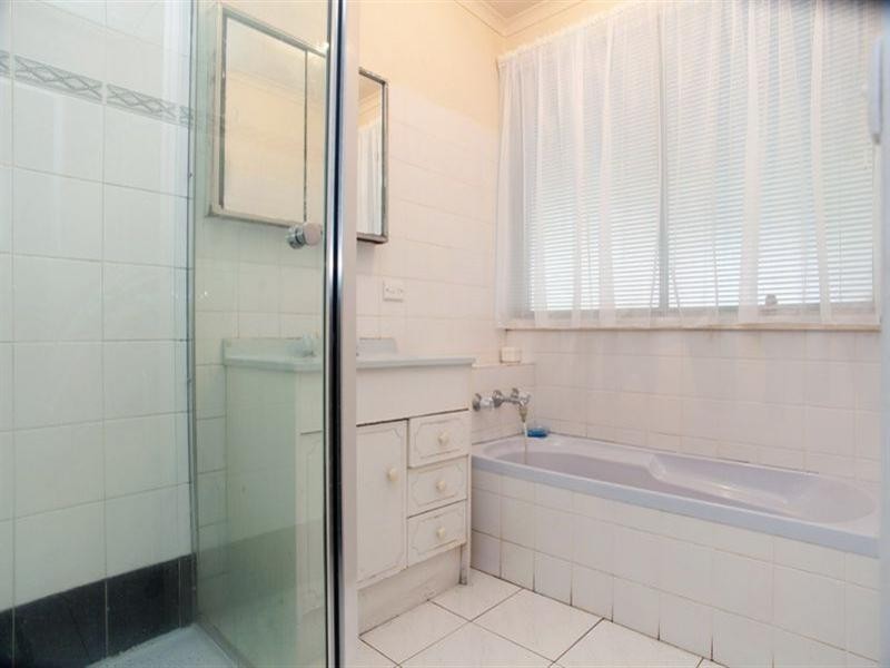 5 Dion Close, Lalor VIC 3075