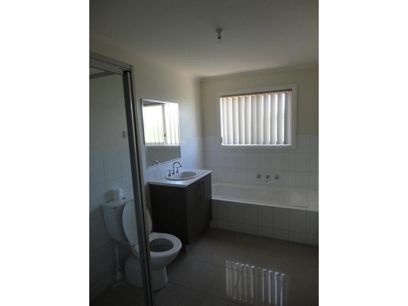 4/17 Simon Court, Epping VIC 3076