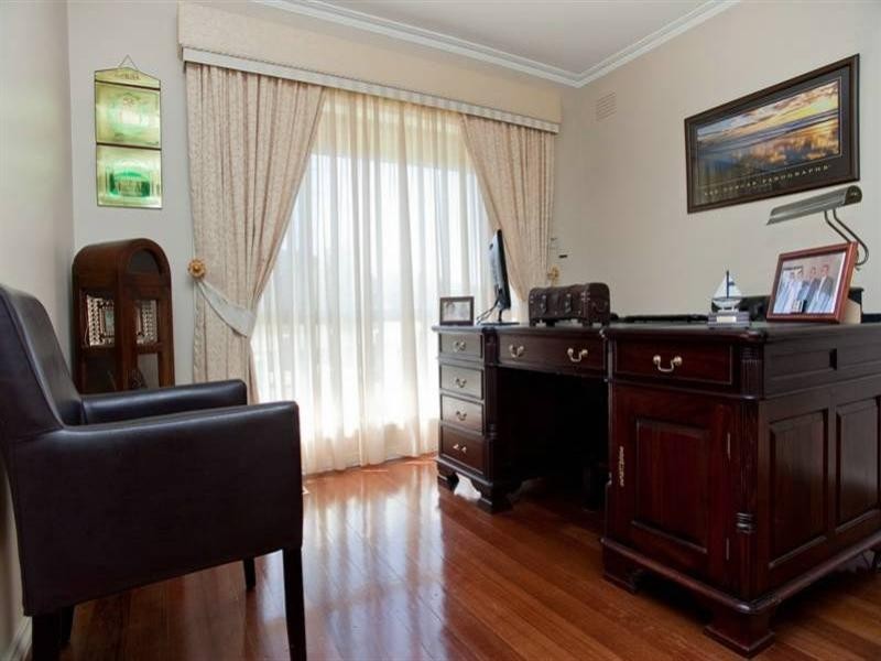 17 Wodonga Crescent, Thomastown VIC 3074