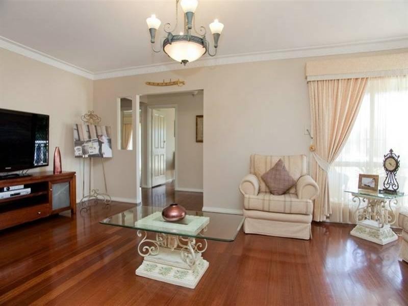 17 Wodonga Crescent, Thomastown VIC 3074