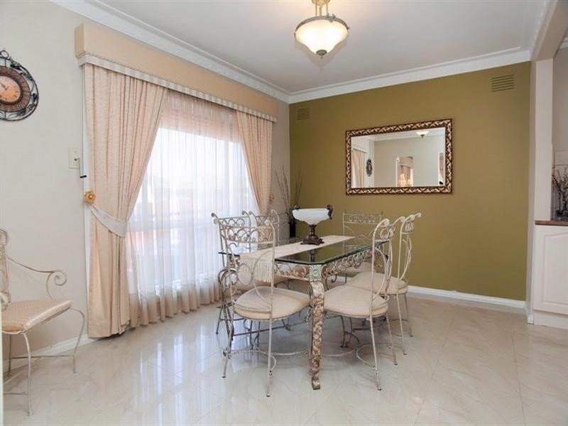 17 Wodonga Crescent, Thomastown VIC 3074