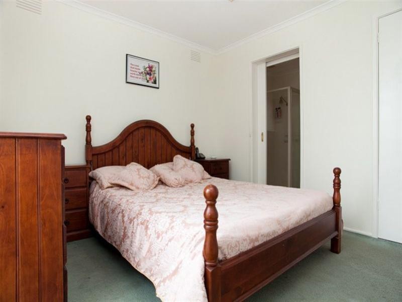 33 Buckland Crescent, Epping VIC 3076