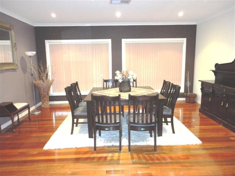 4 Lyons Rise, South Morang VIC 3752