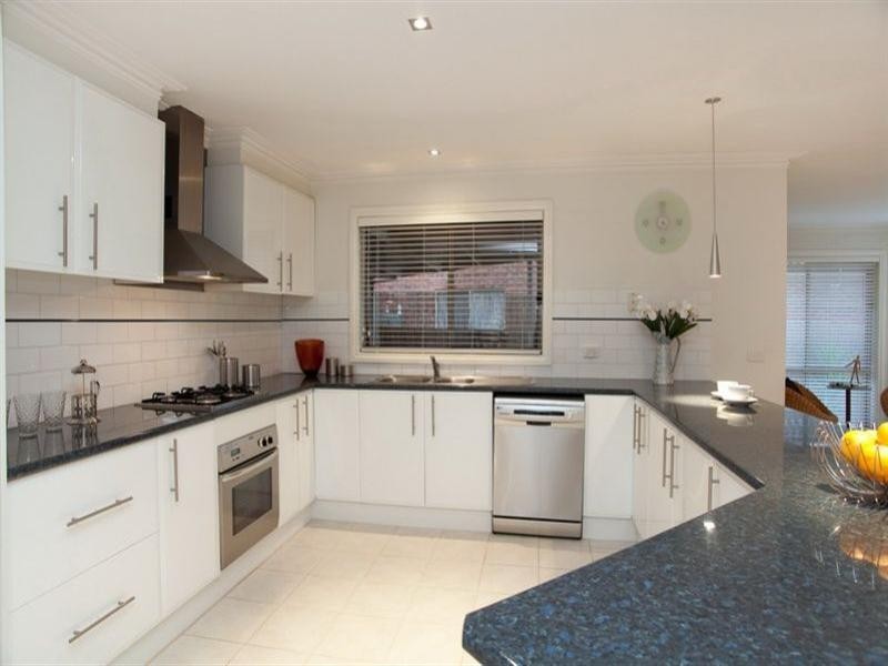 38 Trinity Way, South Morang VIC 3752