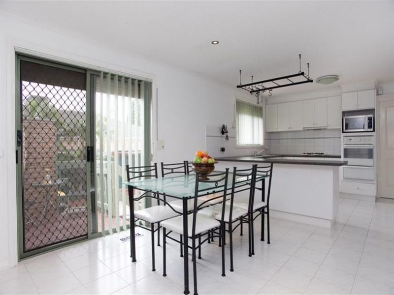 16 Sturrock Court, Mill Park VIC 3082