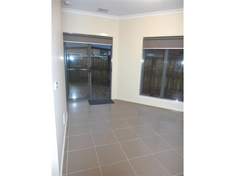 2/32 Kumara Circuit, South Morang VIC 3752