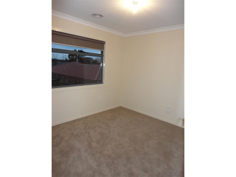 2/32 Kumara Circuit, South Morang VIC 3752