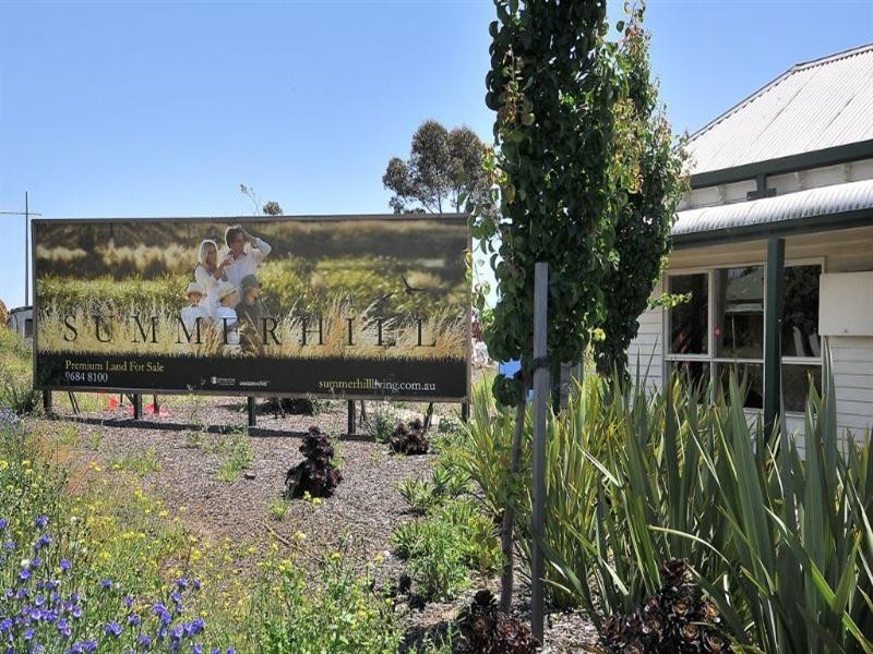 8 Blue Hill Way, Epping VIC 3076