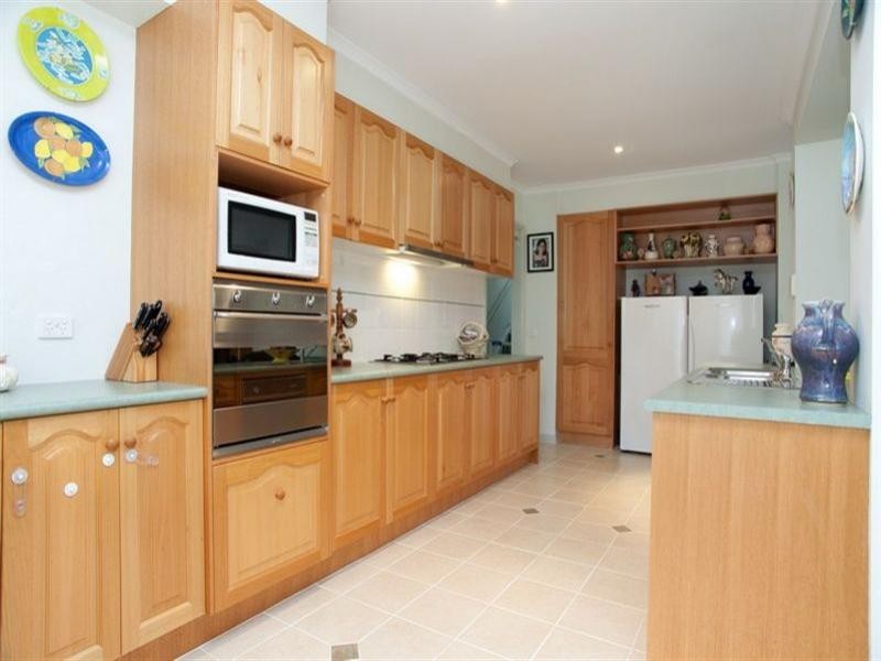 11 Alain Avenue, South Morang VIC 3752