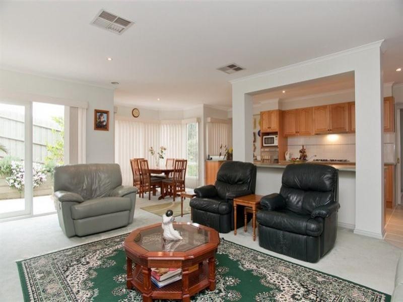 11 Alain Avenue, South Morang VIC 3752