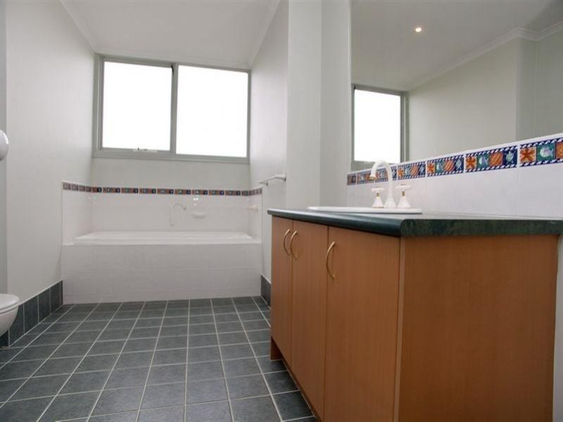 11 Alain Avenue, South Morang VIC 3752