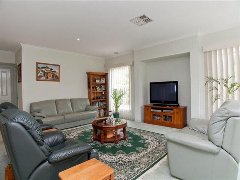 11 Alain Avenue, South Morang VIC 3752