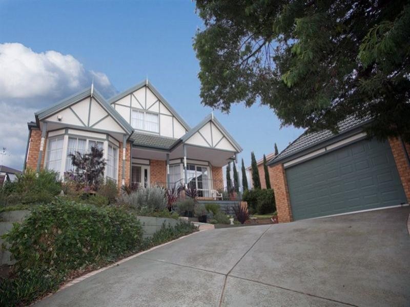 11 Alain Avenue, South Morang VIC 3752