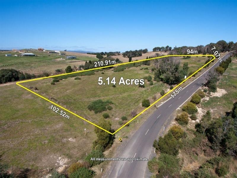 Lot 14 (3) Sir Leo Curtis Drive, Wandong VIC 3758