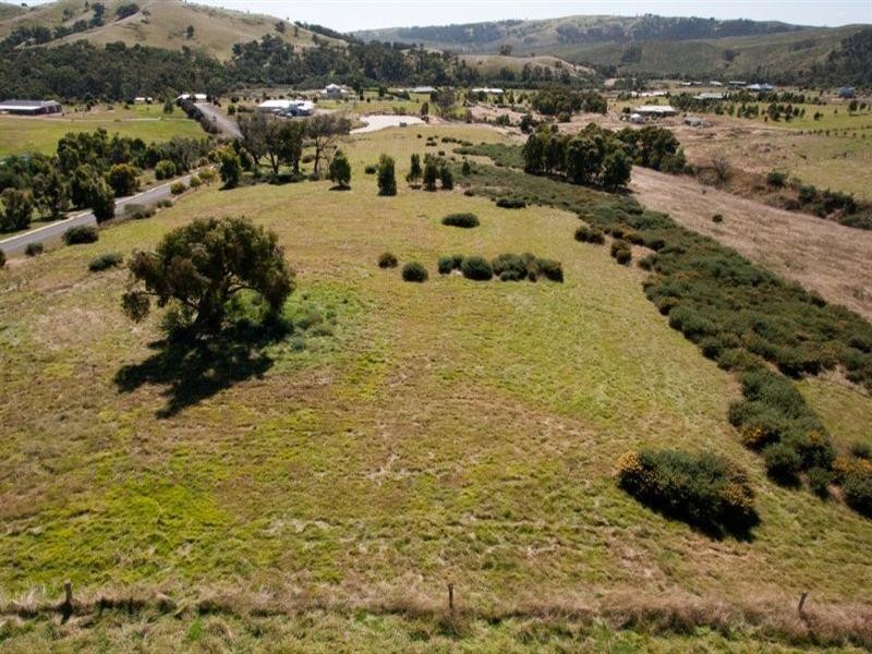 Lot 14 (3) Sir Leo Curtis Drive, Wandong VIC 3758