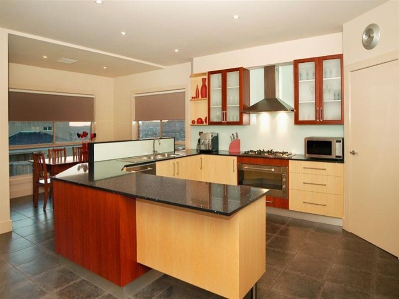 18 Skyline Drive, South Morang VIC 3752