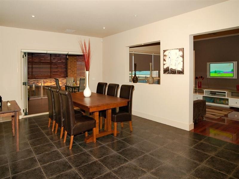 18 Skyline Drive, South Morang VIC 3752