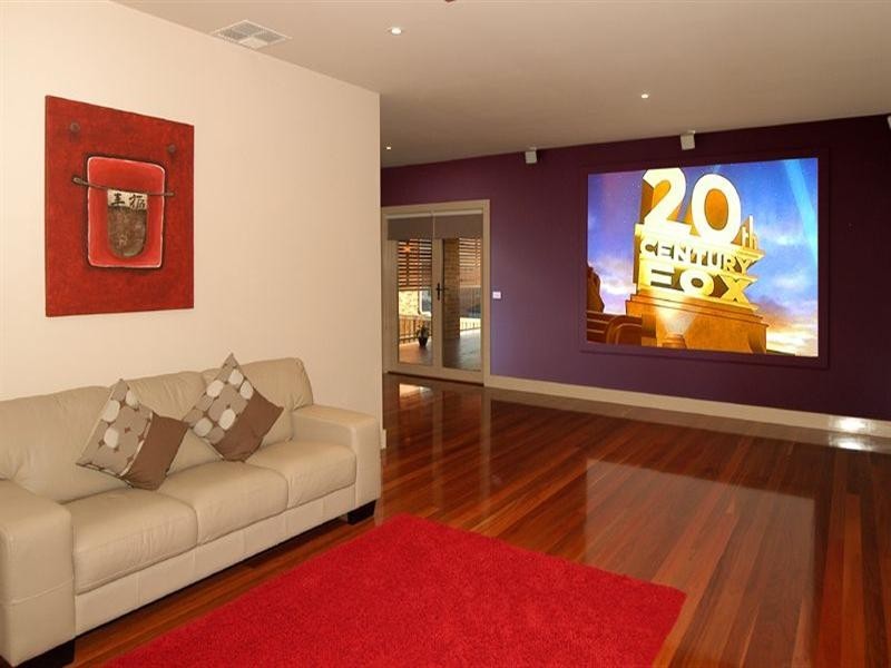 18 Skyline Drive, South Morang VIC 3752