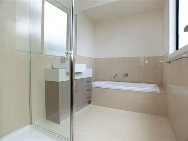 2/7 Old plenty Road, South Morang VIC 3752