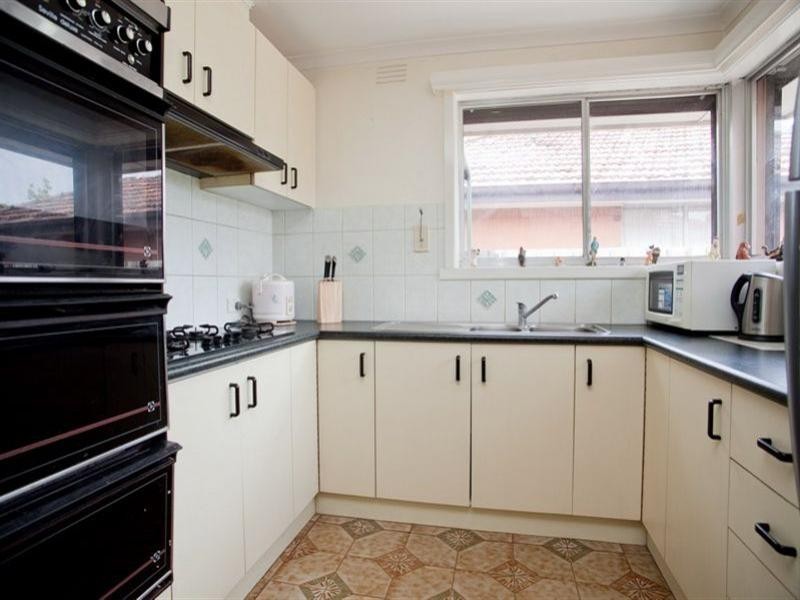 6 Philip Court, Thomastown VIC 3074