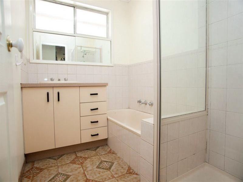 6 Philip Court, Thomastown VIC 3074