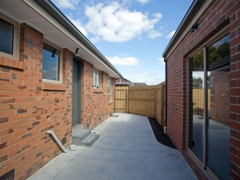 1/19 Lloyd Avenue, Epping VIC 3076