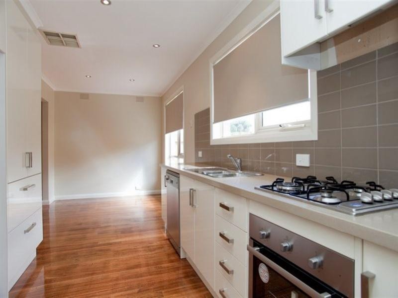 1/19 Lloyd Avenue, Epping VIC 3076