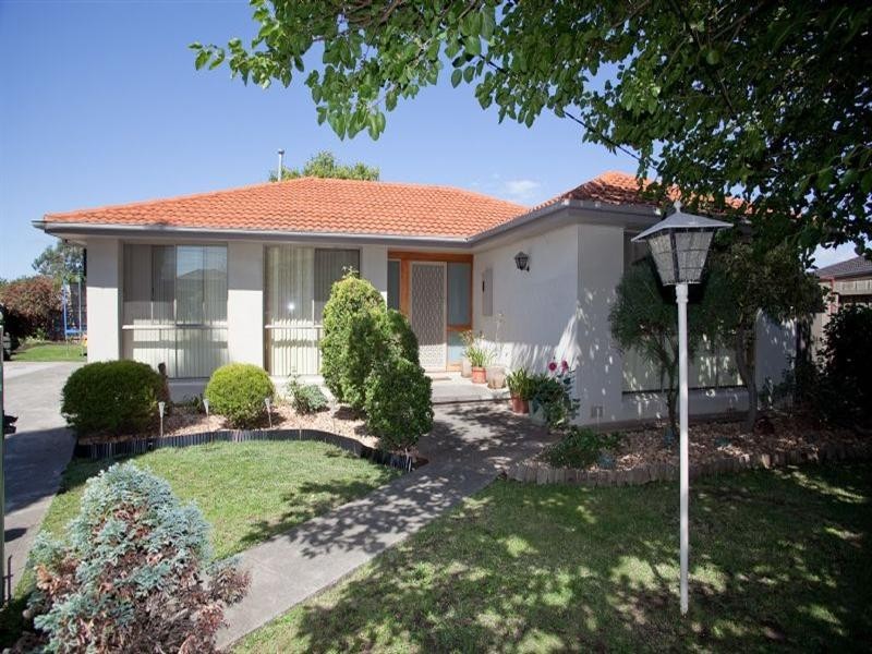 5 Dion Close, Lalor VIC 3075