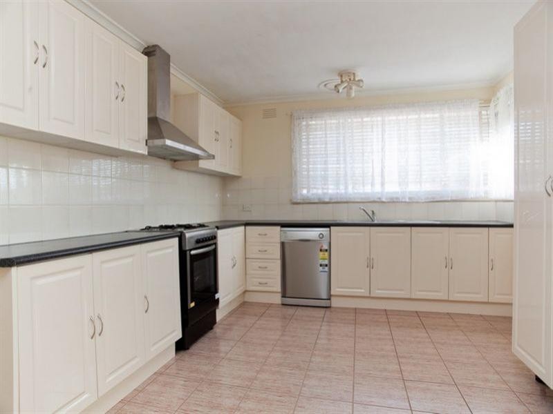 10 Russet Court, Lalor VIC 3075