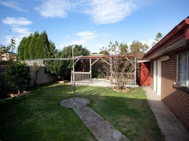 10 Russet Court, Lalor VIC 3075